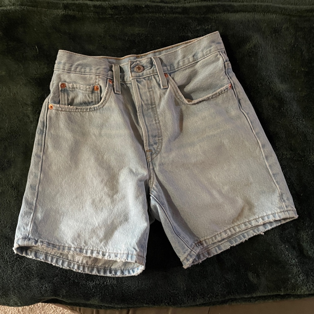 Levi’s 501 women’s light wash shorts